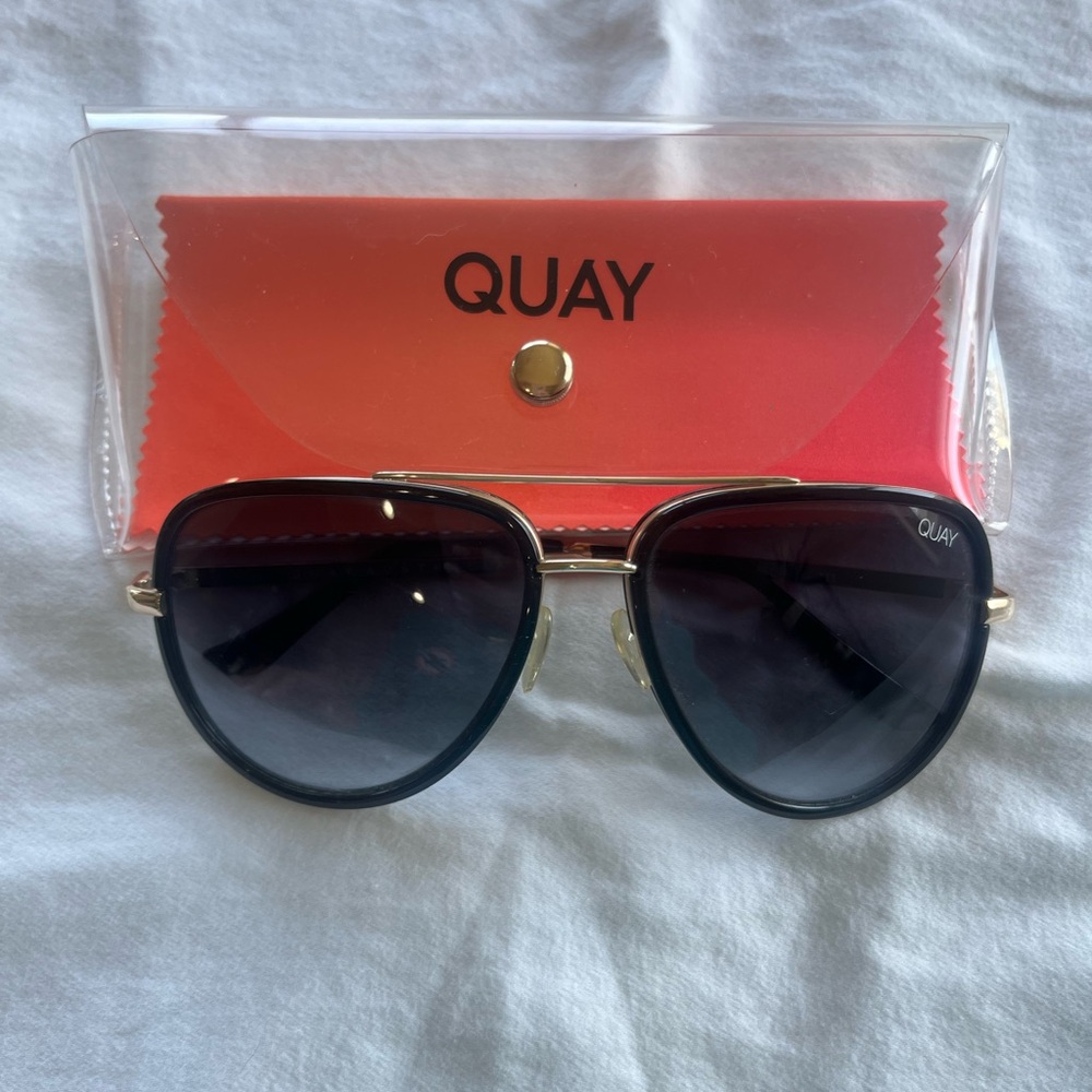 QUAY sunglasses. Style: All In. Black with gold